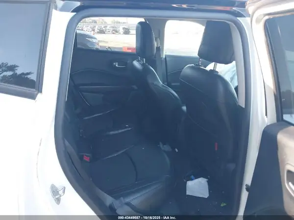 3C4NJDDB1KT739616 2019 JEEP COMPASS - Image 8