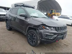 3C4NJDDB1KT739938 2019 JEEP COMPASS