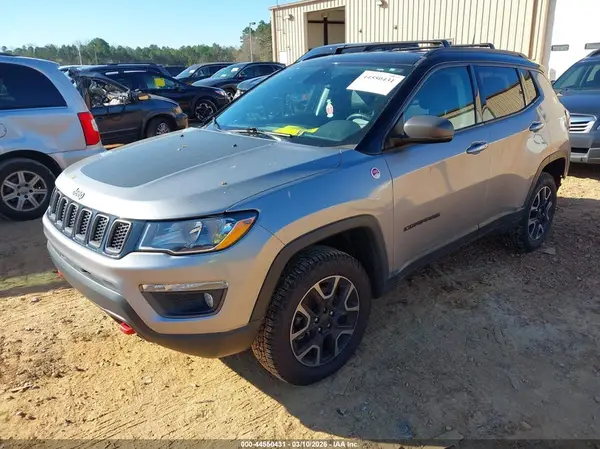 3C4NJDDB1KT744833 2019 JEEP COMPASS - Image 2