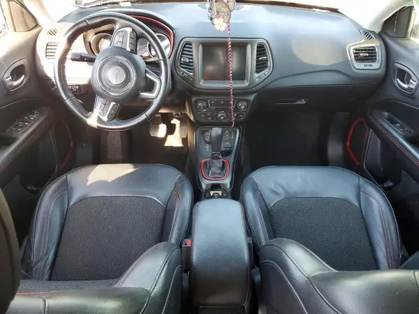 3C4NJDDB1KT748008 2019 JEEP COMPASS - Image 8