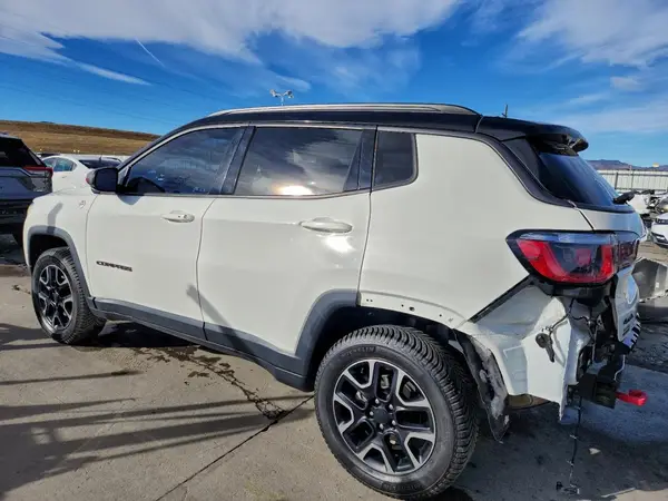 3C4NJDDB1KT748249 2019 JEEP COMPASS - Image 2