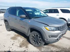 3C4NJDDB1KT752561 2019 JEEP COMPASS