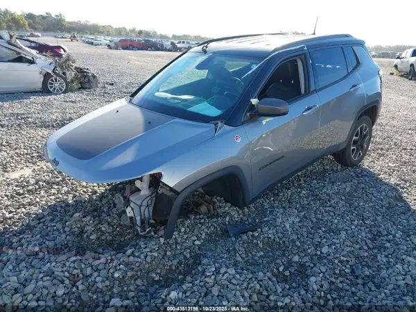 3C4NJDDB1KT785401 2019 JEEP COMPASS - Image 2
