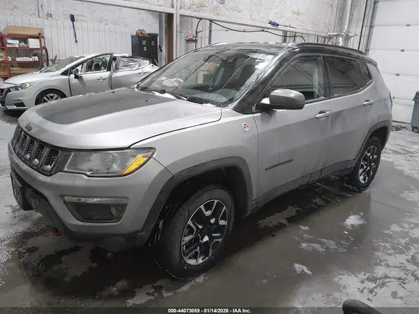 3C4NJDDB1KT790517 2019 JEEP COMPASS - Image 2