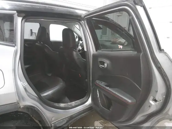 3C4NJDDB1KT790517 2019 JEEP COMPASS - Image 8