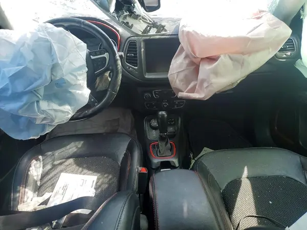 3C4NJDDB1KT790534 2019 JEEP COMPASS - Image 8