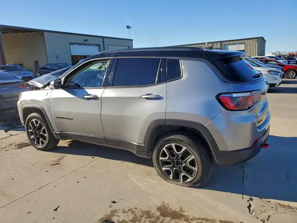 3C4NJDDB1KT799928 2019 JEEP COMPASS - Image 2