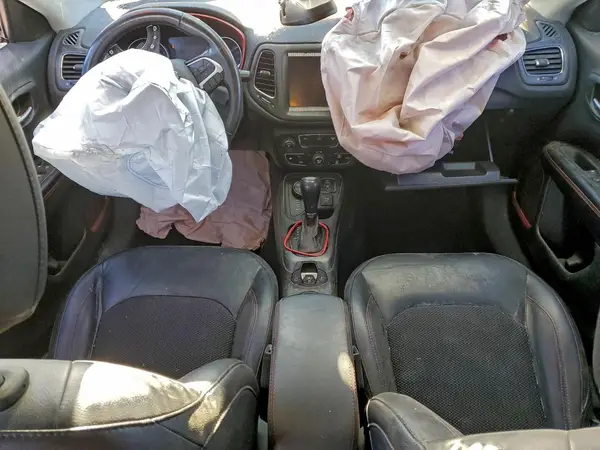 3C4NJDDB1KT799928 2019 JEEP COMPASS - Image 8