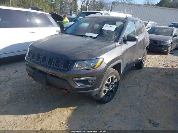 3C4NJDDB1KT811236 2019 JEEP COMPASS - Image 2