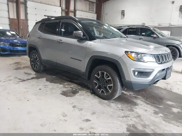 3C4NJDDB1LT189531 2020 JEEP COMPASS - Image 1