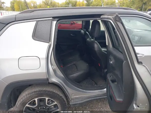 3C4NJDDB1LT193899 2020 JEEP COMPASS - Image 8