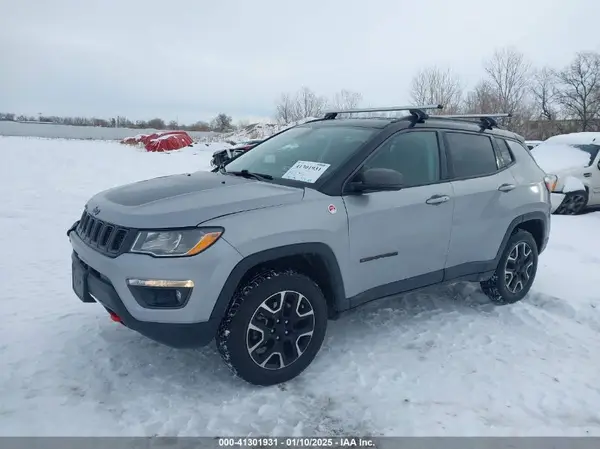 3C4NJDDB1LT203329 2020 JEEP COMPASS - Image 2