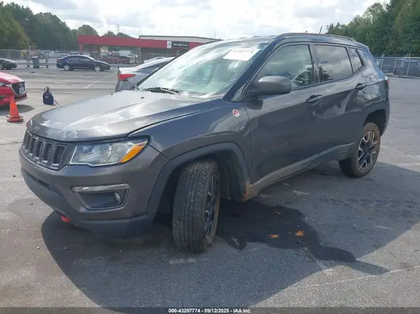 3C4NJDDB1MT529178 2021 JEEP COMPASS - Image 2