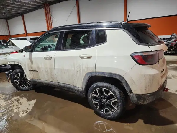 3C4NJDDB1MT533148 2021 JEEP COMPASS - Image 2