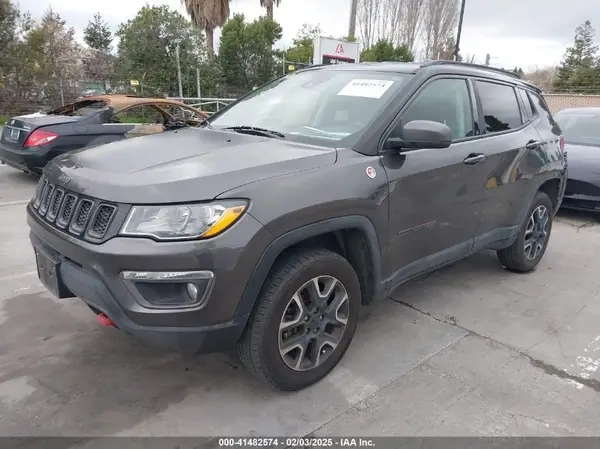 3C4NJDDB1MT564870 2021 JEEP COMPASS - Image 2