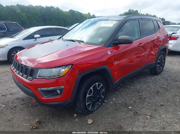 3C4NJDDB1MT569681 2021 JEEP COMPASS - Image 2