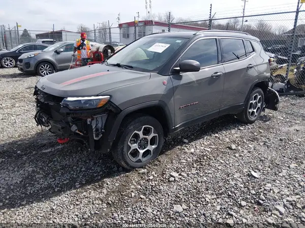 3C4NJDDB1NT129137 2022 JEEP COMPASS - Image 2