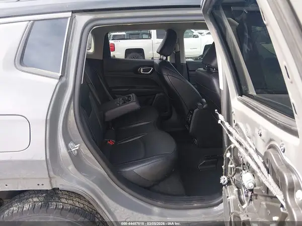 3C4NJDDB1NT129137 2022 JEEP COMPASS - Image 8
