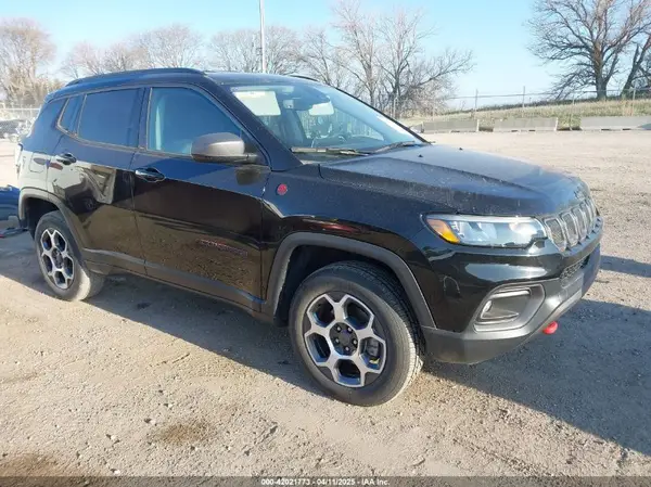 3C4NJDDB1NT133835 2022 JEEP COMPASS - Image 1