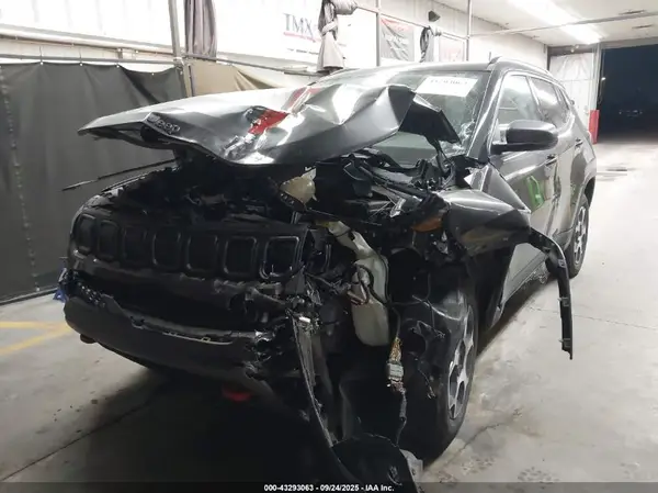 3C4NJDDB1NT157519 2022 JEEP COMPASS - Image 2