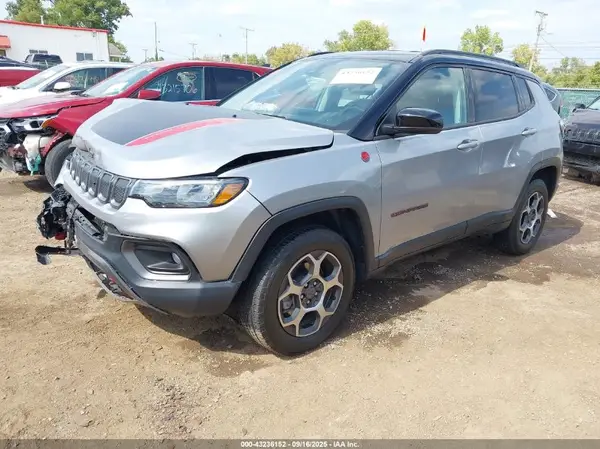 3C4NJDDB1NT189452 2022 JEEP COMPASS - Image 2