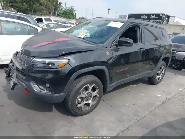 3C4NJDDB1NT227990 2022 JEEP COMPASS - Image 2