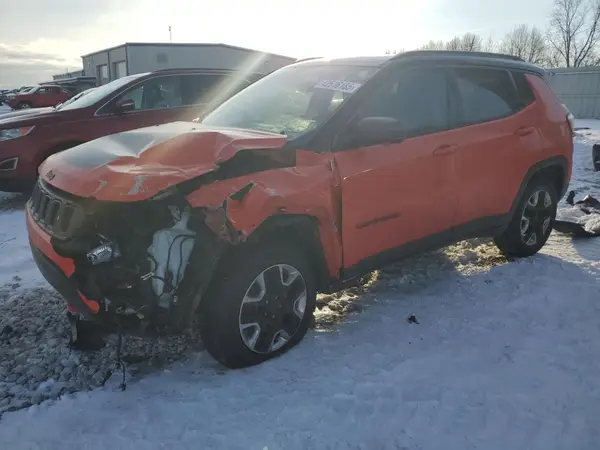 3C4NJDDB2HT607067 2017 JEEP COMPASS - Image 1