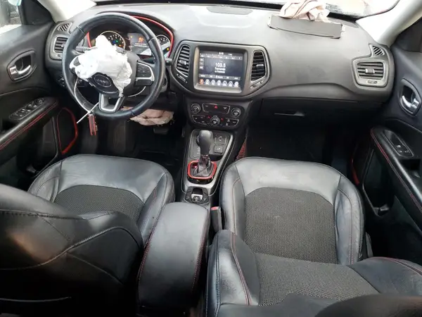 3C4NJDDB2HT630560 2017 JEEP COMPASS - Image 8