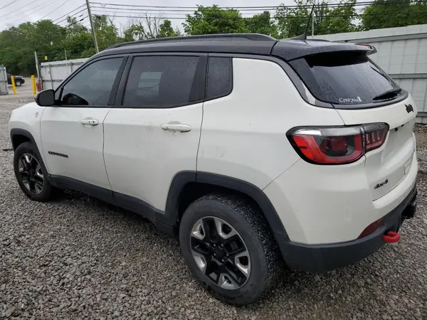 3C4NJDDB2HT646693 2017 JEEP COMPASS - Image 2