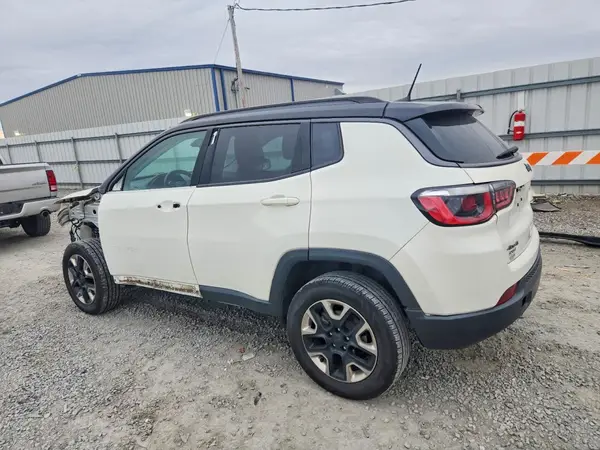 3C4NJDDB2HT666068 2017 JEEP COMPASS - Image 2
