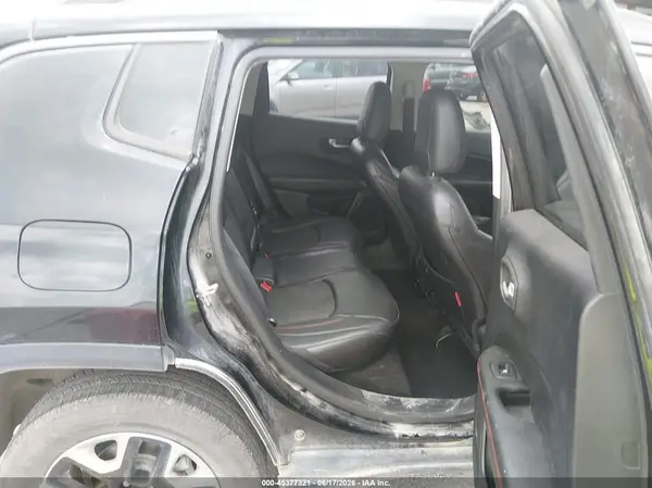 3C4NJDDB2JT128914 2018 JEEP COMPASS - Image 8