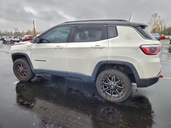 3C4NJDDB2JT130291 2018 JEEP COMPASS - Image 2