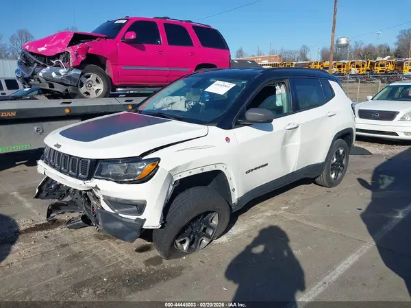 3C4NJDDB2JT168815 2018 JEEP COMPASS - Image 2