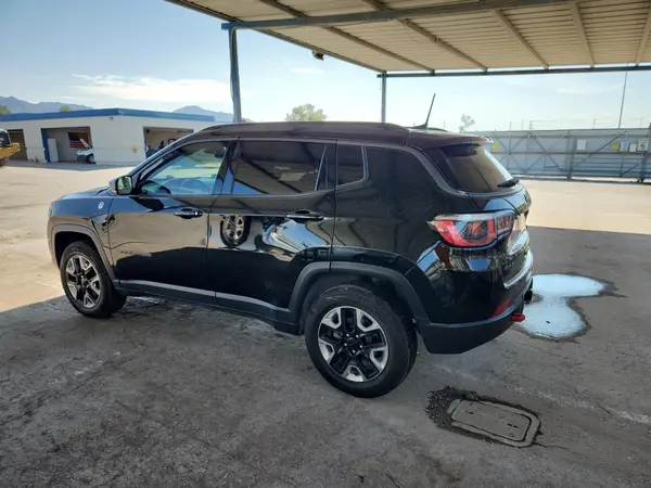 3C4NJDDB2JT168930 2018 JEEP COMPASS - Image 2