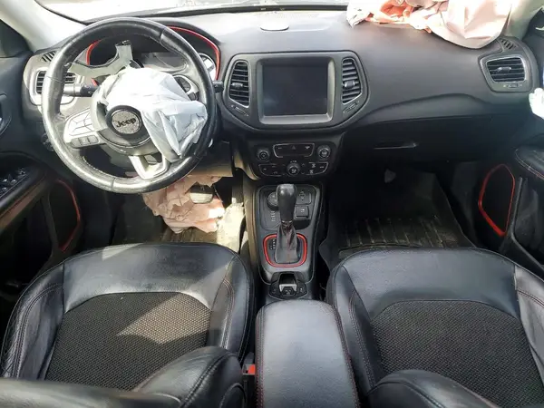 3C4NJDDB2JT169043 2018 JEEP COMPASS - Image 8