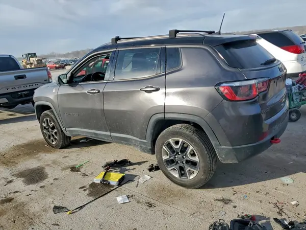 3C4NJDDB2JT234683 2018 JEEP COMPASS - Image 2