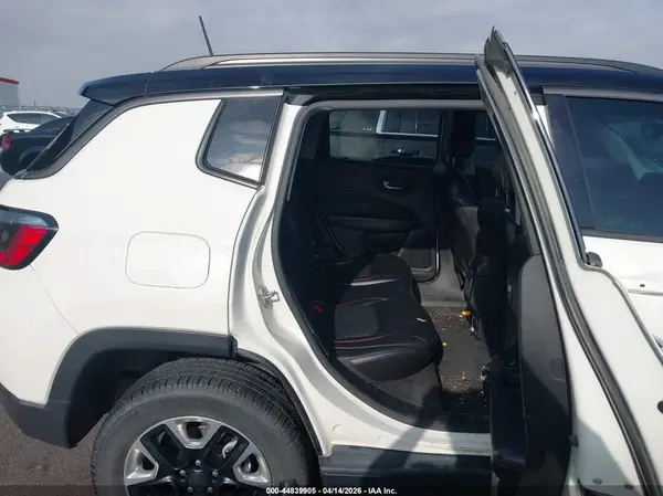 3C4NJDDB2JT234814 2018 JEEP COMPASS - Image 8