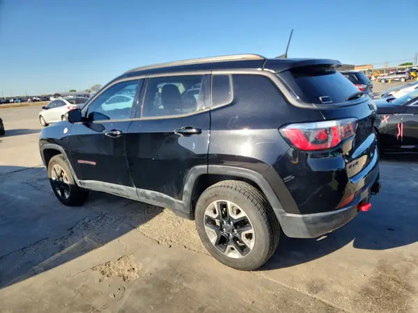 3C4NJDDB2JT319300 2018 JEEP COMPASS - Image 2