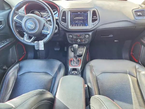 3C4NJDDB2JT319300 2018 JEEP COMPASS - Image 8