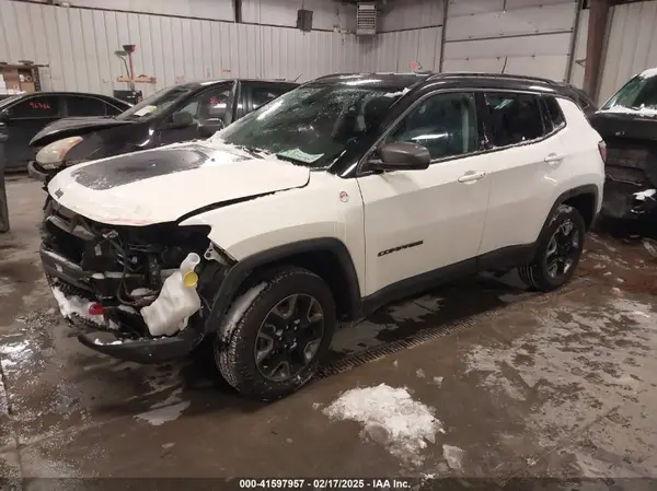 3C4NJDDB2JT328269 2018 JEEP COMPASS - Image 2