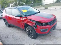 3C4NJDDB2JT328272 2018 JEEP COMPASS
