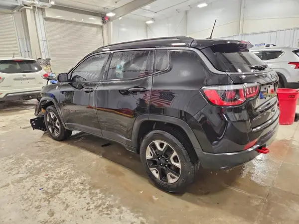 3C4NJDDB2JT451084 2018 JEEP COMPASS - Image 2