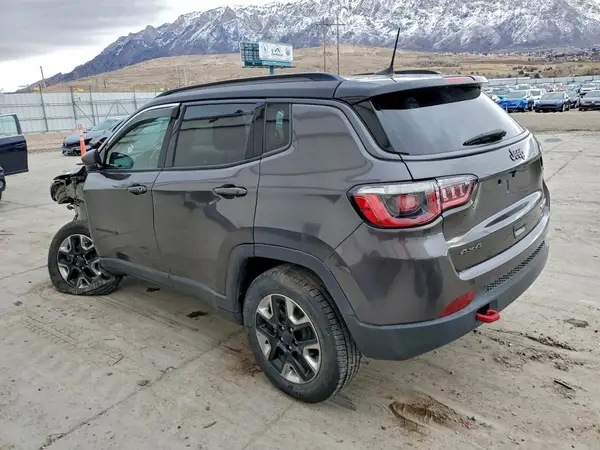 3C4NJDDB2JT455619 2018 JEEP COMPASS - Image 2
