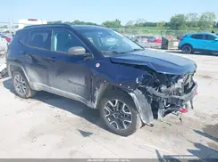 3C4NJDDB2JT456477 2018 JEEP COMPASS