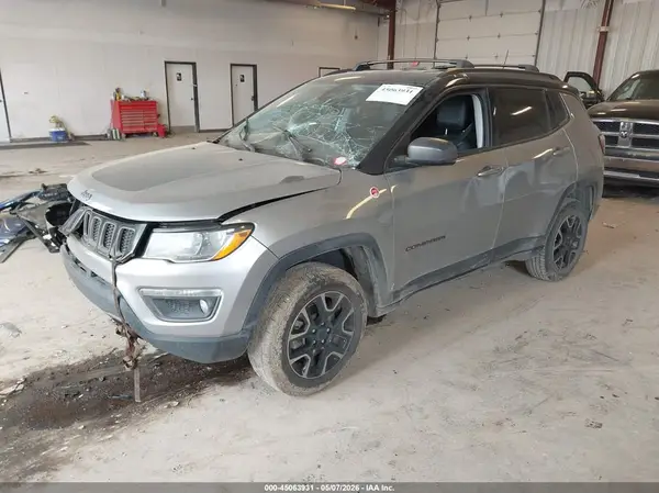 3C4NJDDB2JT482609 2018 JEEP COMPASS - Image 2