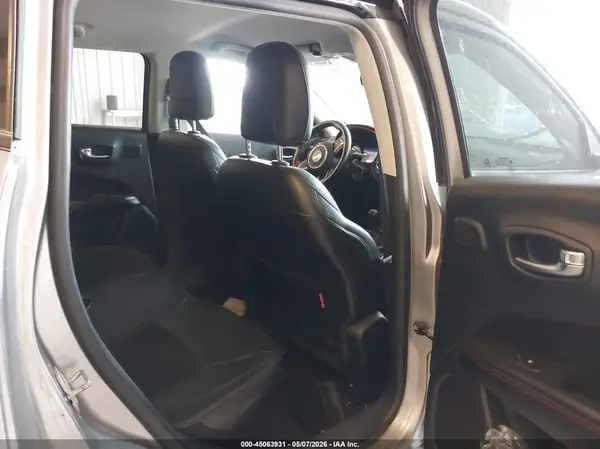 3C4NJDDB2JT482609 2018 JEEP COMPASS - Image 8