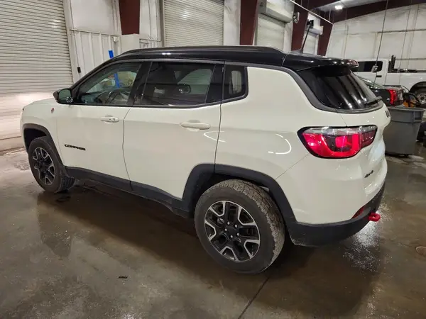 3C4NJDDB2JT501191 2018 JEEP COMPASS - Image 2