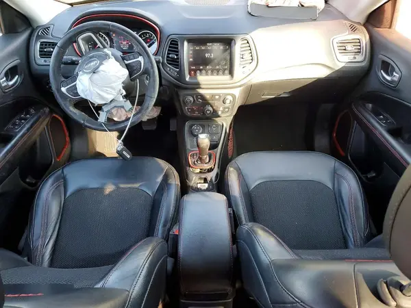 3C4NJDDB2KT622384 2019 JEEP COMPASS - Image 8