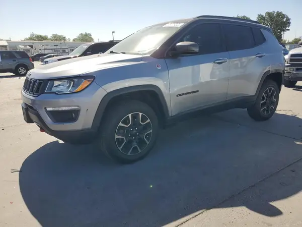 3C4NJDDB2KT627598 2019 JEEP COMPASS - Image 1