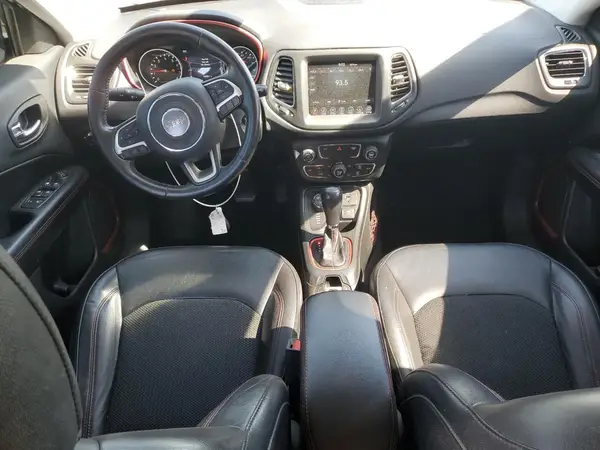 3C4NJDDB2KT627598 2019 JEEP COMPASS - Image 8